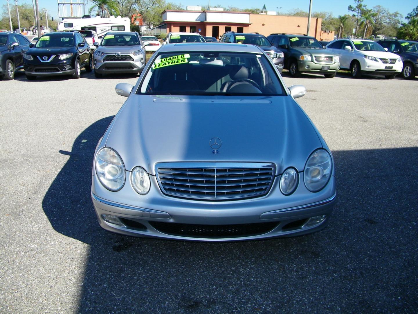 2005 Silver /Black Mercedes-Benz E-Class E500 (WDBUF70J75A) with an 5.0L V8 SOHC 24V engine, Automatic transmission, located at 4000 Bee Ridge Road, Sarasota, FL, 34233, (941) 926-0300, 27.298664, -82.489151 - Photo#1